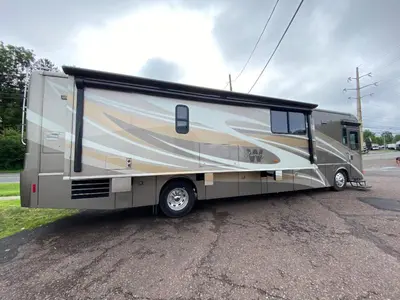 2010 Winnebago Journey photo 12