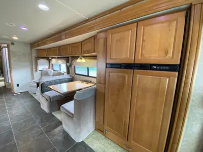 2010 Winnebago Journey photo 18