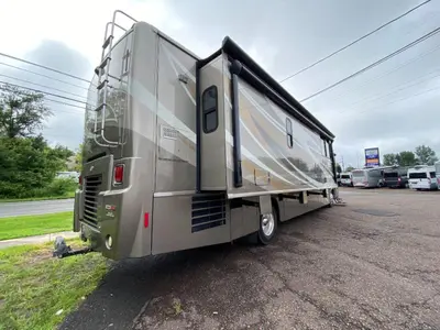 2010 Winnebago Journey photo 11