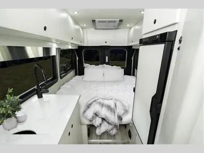 2027 Pleasure Way Lexor TS photo 4