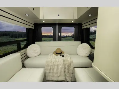 2027 Pleasure Way Ontour photo 3