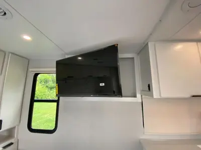 2027 Winnebago Thrive photo 24