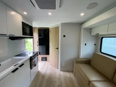 2027 Winnebago Thrive photo 26