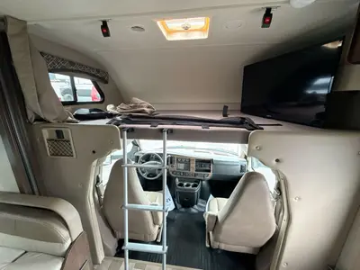2020 Thor Motor Coach Chateau photo 36