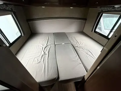 2020 Thor Motor Coach Chateau photo 33