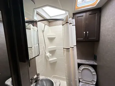 2020 Thor Motor Coach Chateau photo 32