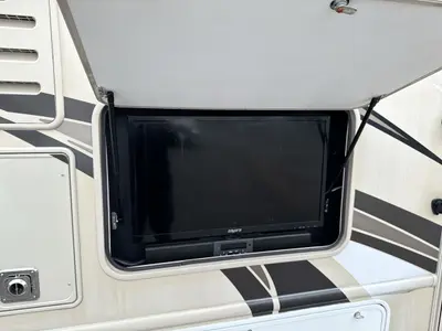 2020 Thor Motor Coach Chateau photo 22