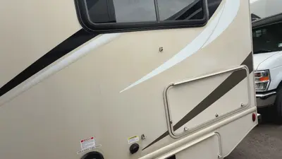 2020 Thor Motor Coach Chateau photo 3