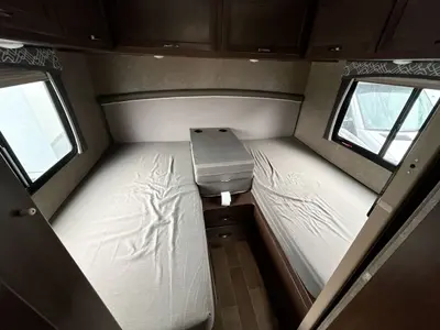 2020 Thor Motor Coach Chateau photo 34