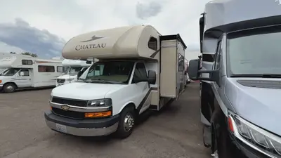 2020 Thor Motor Coach Chateau photo 9