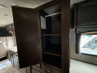 2020 Thor Motor Coach Chateau photo 24