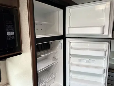 2020 Thor Motor Coach Chateau photo 26
