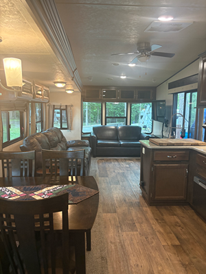 2017 FOREST RIVER WILDWOOD LODGE DLX photo 2