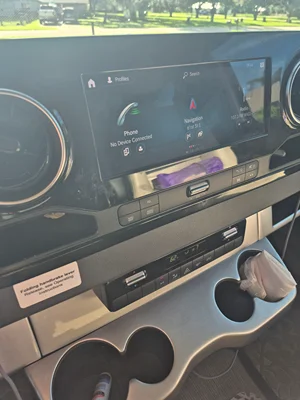 2020 THOR MOTOR COACH TIBURON photo 2