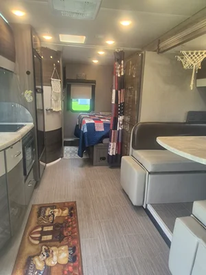 2020 THOR MOTOR COACH TIBURON photo 4