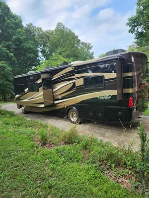 2011 TIFFIN MOTORHOMES ALLEGRO photo 13