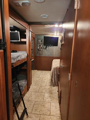 2011 TIFFIN MOTORHOMES ALLEGRO photo 10