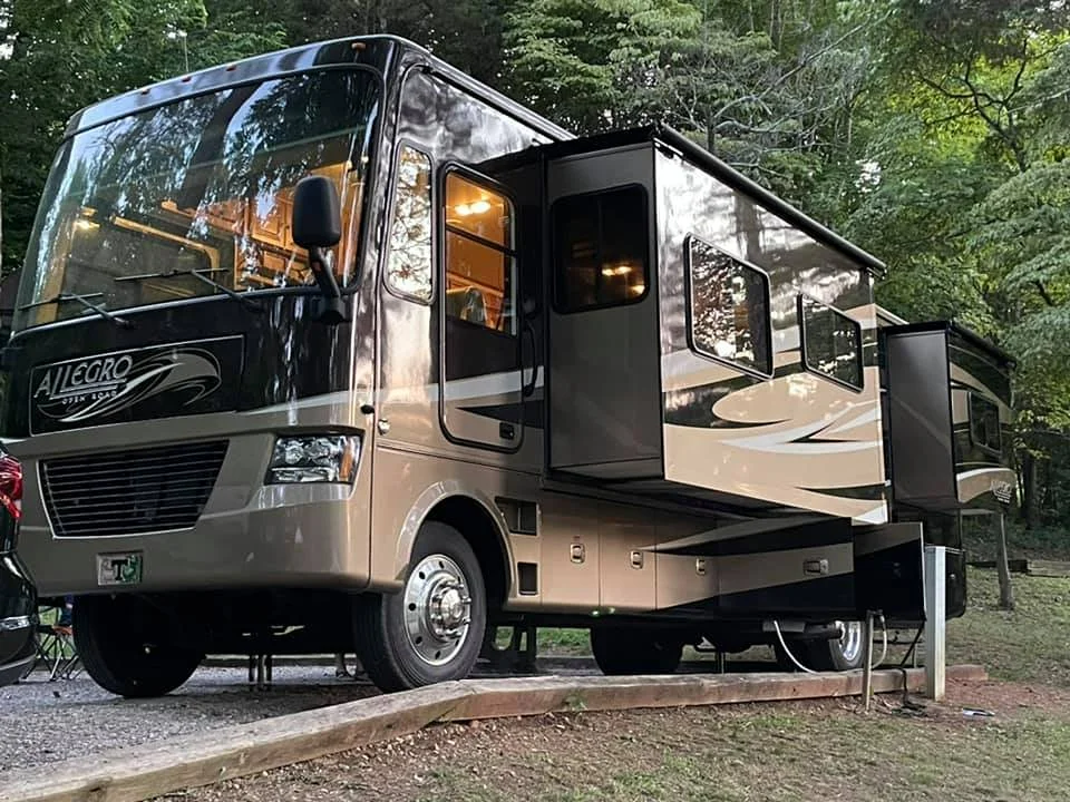 2011 TIFFIN MOTORHOMES ALLEGRO exterior