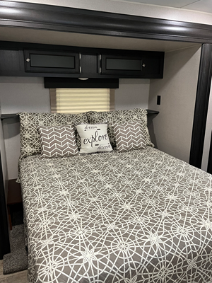 2019 VENTURE RV SPORTTREK TOURING photo 11