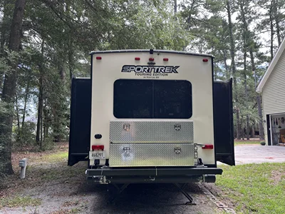2019 VENTURE RV SPORTTREK TOURING photo 18