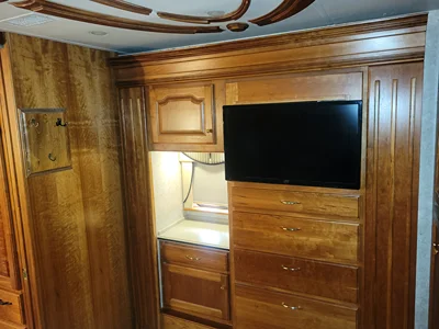 2005 COUNTRY COACH ALLURE 470 photo 47