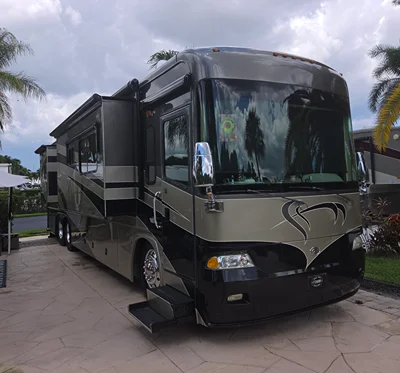 Used 2005 Country Coach Allure 470 Mckenzie Bridge