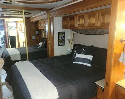 2005 COUNTRY COACH ALLURE 470 photo 46