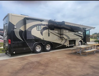 2005 COUNTRY COACH ALLURE 470 photo 8