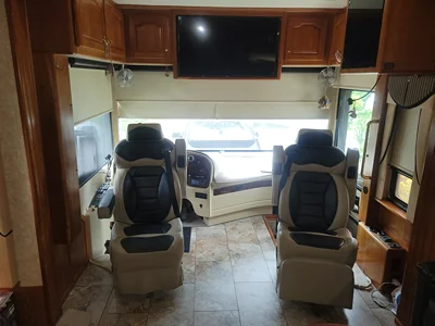 2005 COUNTRY COACH ALLURE 470 photo 28