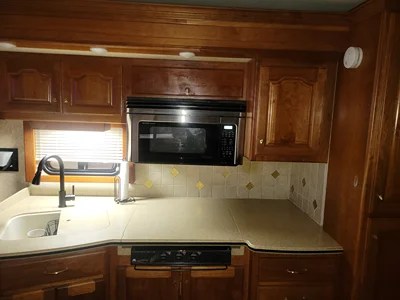 2005 COUNTRY COACH ALLURE 470 photo 35