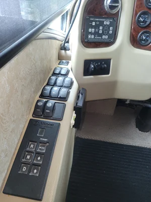 2005 COUNTRY COACH ALLURE 470 photo 27
