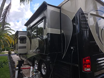 2005 COUNTRY COACH ALLURE 470 photo 2