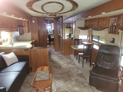 2005 COUNTRY COACH ALLURE 470 photo 25