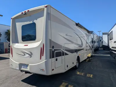2016 Thor Motor Coach Hurricane photo 5