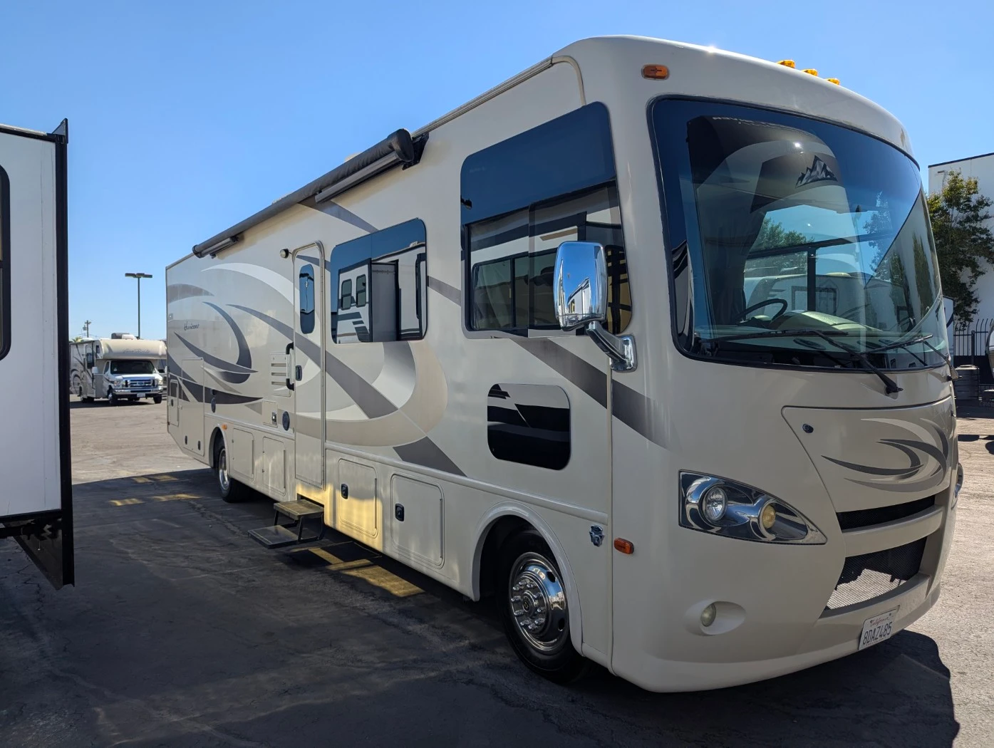 2016 Thor Motor Coach Hurricane exterior