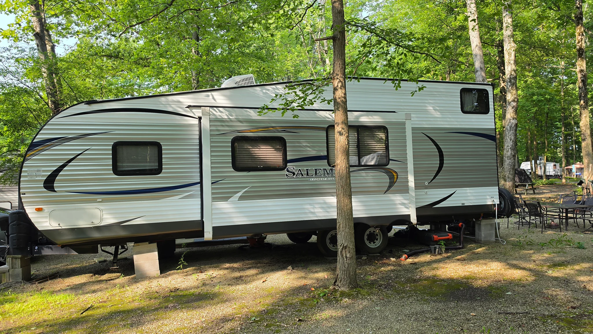 2016 FOREST RIVER SALEM exterior