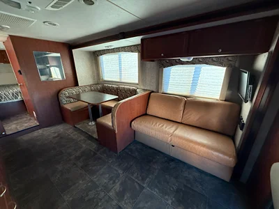 2014 WINNEBAGO MINNIE WINNIE photo 3