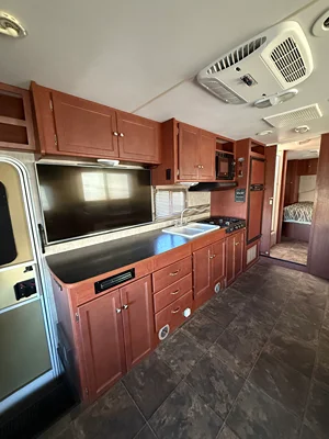 2014 WINNEBAGO MINNIE WINNIE photo 4