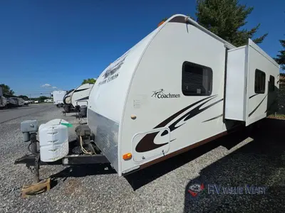 2012 Coachmen Freedom Express photo 5