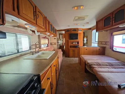 2012 Coachmen Freedom Express photo 13