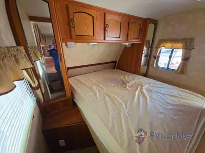 2012 Coachmen Freedom Express photo 23