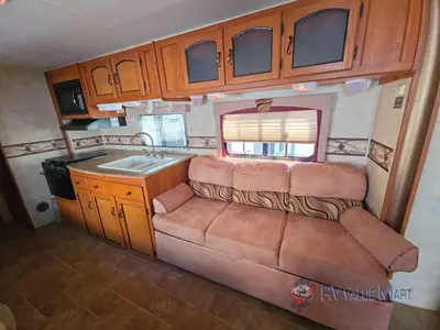 2012 Coachmen Freedom Express photo 15