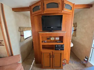 2012 Coachmen Freedom Express photo 17