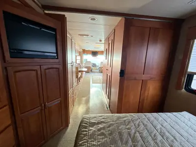 2008 Monaco Monarch photo 46