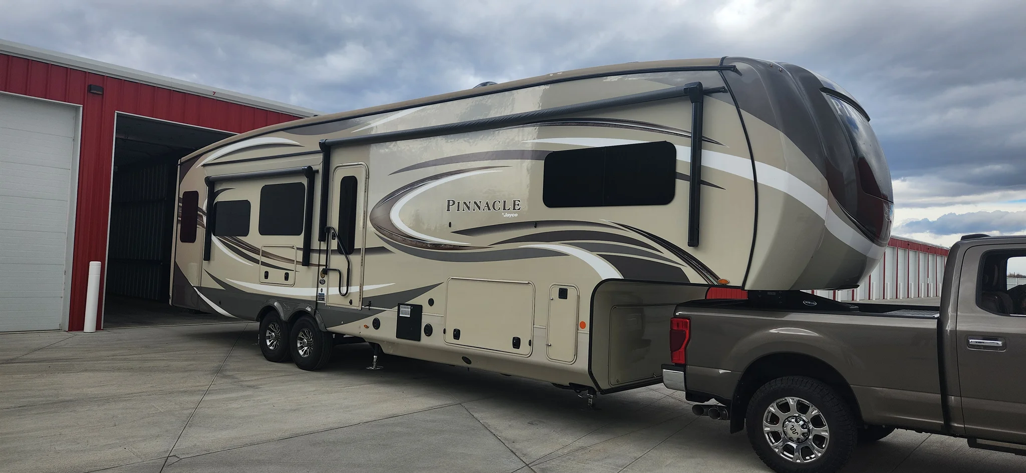 2019 JAYCO PINNACLE exterior