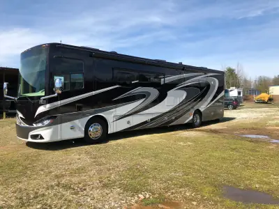 2016 TIFFIN MOTORHOMES PHAETON photo 4
