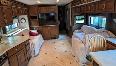 2013 FLEETWOOD EXPEDITION® photo 5