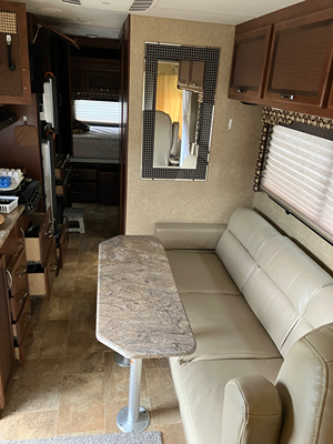 2016 THOR MOTOR COACH AXIS photo 3