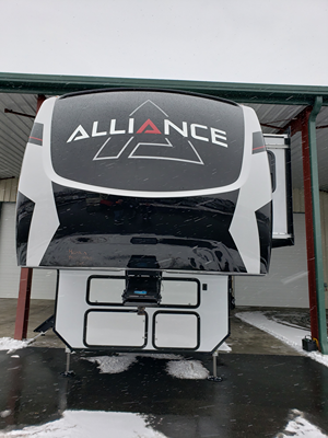 2022 ALLIANCE RV VALOR photo 2