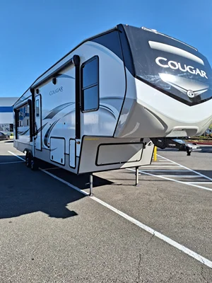 Used 2021 Keystone Cougar 315RLS